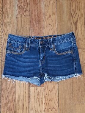 [35]Ladies Cut-off Shorts